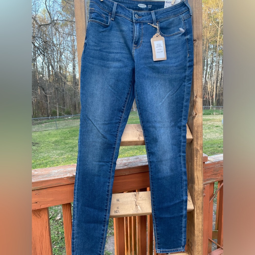 Old Navy Rockstar Super Skinny Low Rise